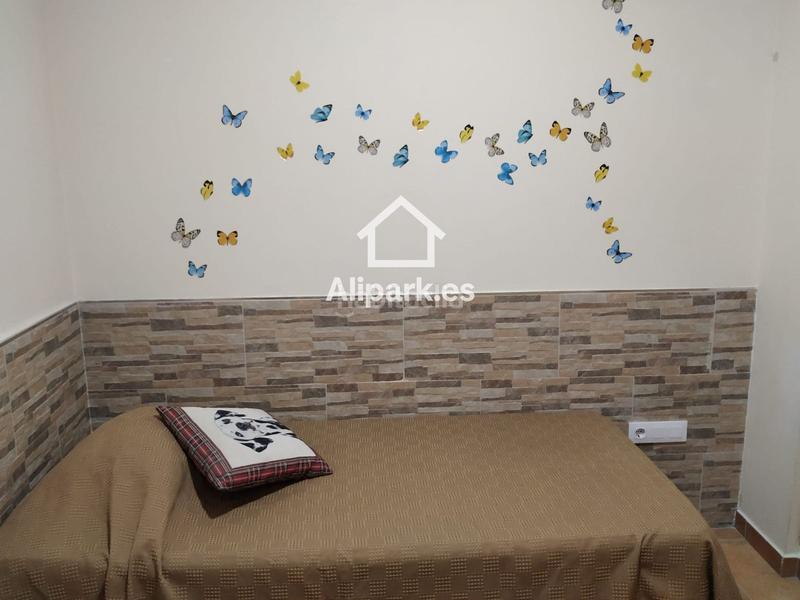 Foto 859f7a43-e12b-4e08-bd85-202b19b01dbc. Edifici a Barrio del Centro Alicante