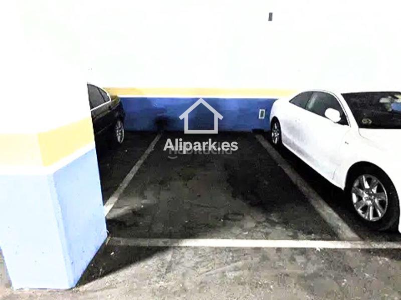 Foto b8aa3be3-7550-407b-8f29-12c099792aa2. Car parking in Babel Alicante