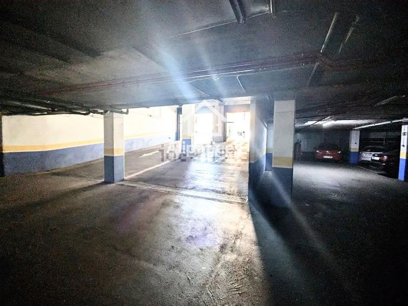 Foto dd3359e8-7749-46ac-8f9a-82c8868a0c61. Car parking in Babel Alicante