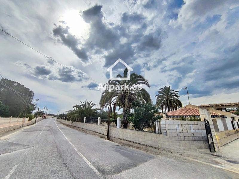 Foto 0e9c1f1a-1d2d-4cee-a4fa-9bf9b230ef8c. Chalet con parcheggio piscina in Moralet Alicante