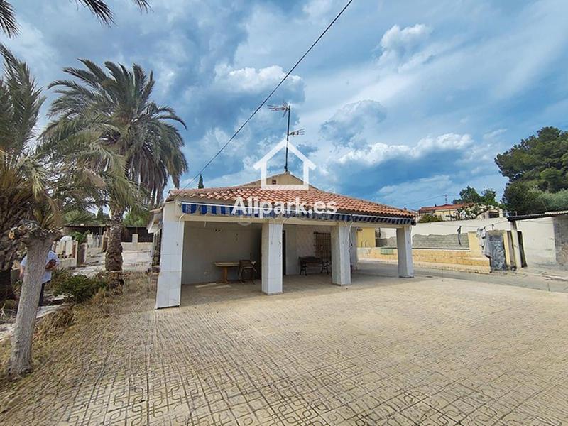 Foto 71a1bfaf-e33d-4d5f-9540-27a63626d7b5. Chalet con parcheggio piscina in Moralet Alicante