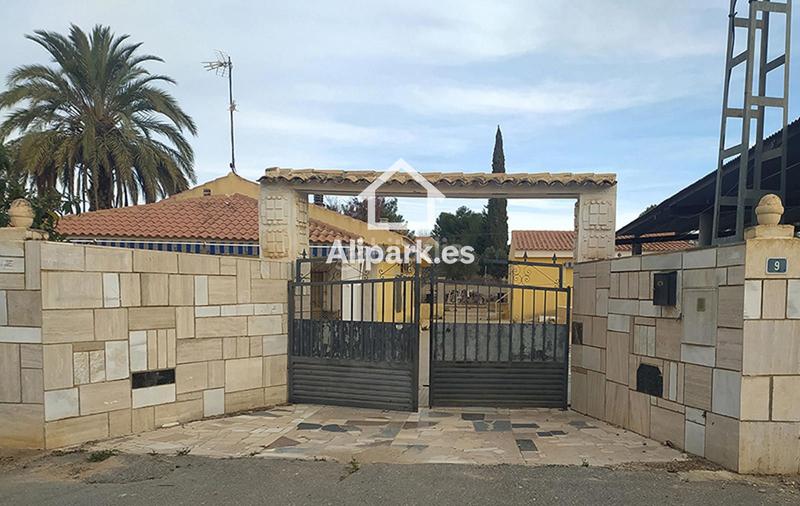 Foto e971d62a-9b10-4014-9bd2-5d22d8c650bb. Chalet con parcheggio piscina in Moralet Alicante
