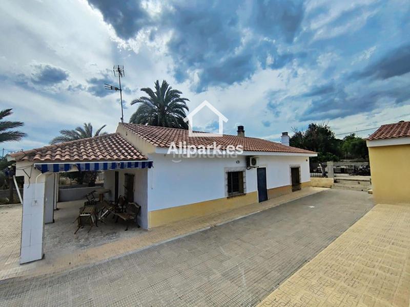 Foto ef513d52-d3c8-4f35-9e8a-eb8a3658f51b. Chalet con parcheggio piscina in Moralet Alicante