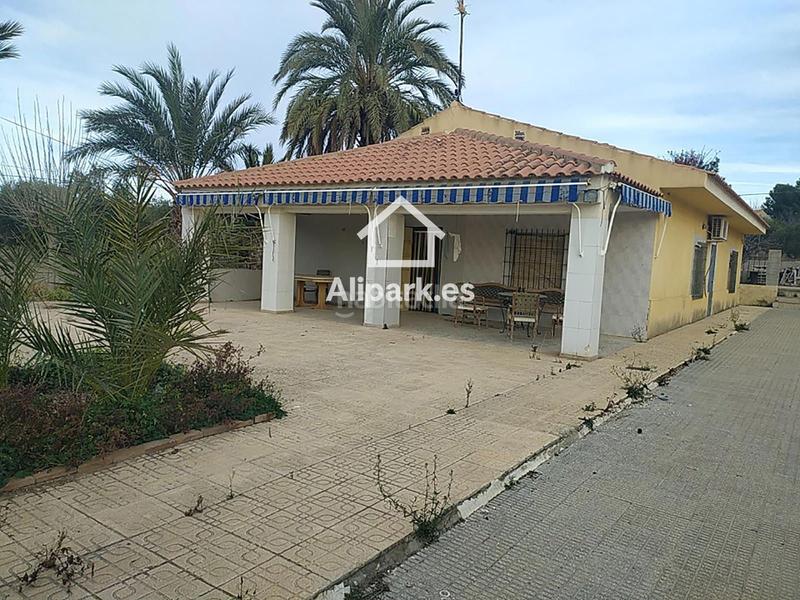 Foto f99d4dc1-81f1-4761-9f06-a49e8ce015da. Chalet con parcheggio piscina in Moralet Alicante