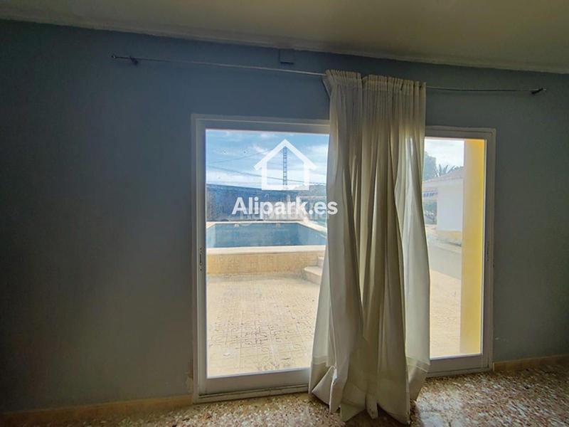 Foto fc65d6a2-9bec-466d-bad8-b19257d4b26d. Chalet con parcheggio piscina in Moralet Alicante