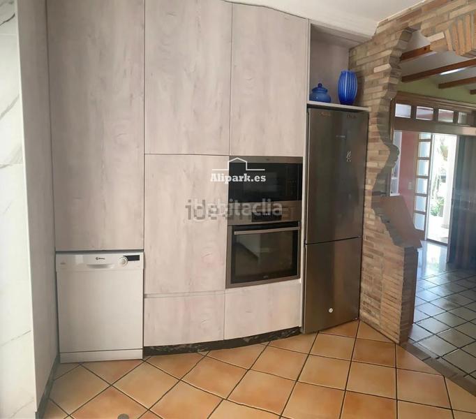 Foto 90b25695-685a-4acf-b010-79bbfd1b4618. Chalet avec chauffage parking piscine dans Sol y Luz Sant Vicent del Raspeig