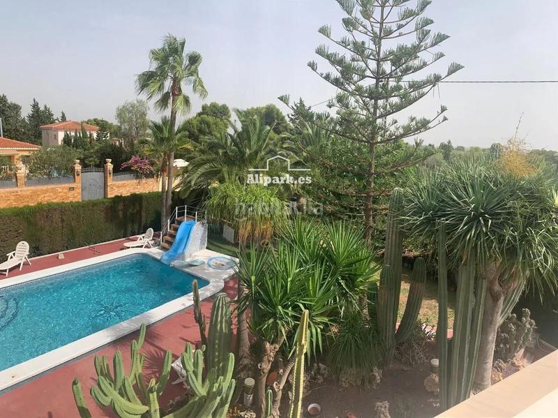 Foto f9600cff-1120-47b8-81c8-e9135180de74. Chalet avec chauffage parking piscine dans Sol y Luz Sant Vicent del Raspeig