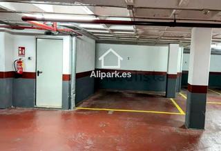 Autoparkplatz  Reyes catolicos. Garaje para coche y moto en reyes católicos