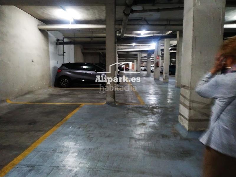 Foto c9420261-5712-4939-8227-7203b21cd0ca. Parking voiture dans Benalúa Alicante