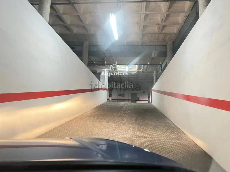 Foto c12214ec-b984-430d-aaea-fda01ac95a2e. Posto auto in Alipark Alicante