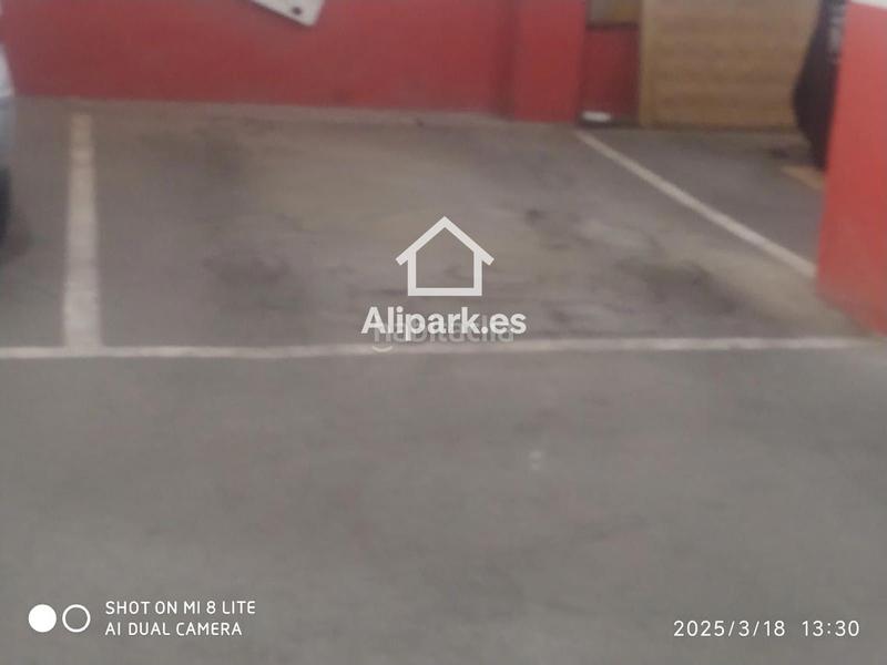 Foto a32717a8-95d2-47f5-897f-dabda2541564. Parking voiture dans Alipark Alicante