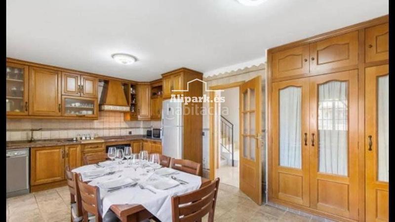 Foto 3dd4ca27-ea86-4050-9d57-f6fa49ea3042. Casa adossada amb calefacció aparcament piscina a Mutxamel