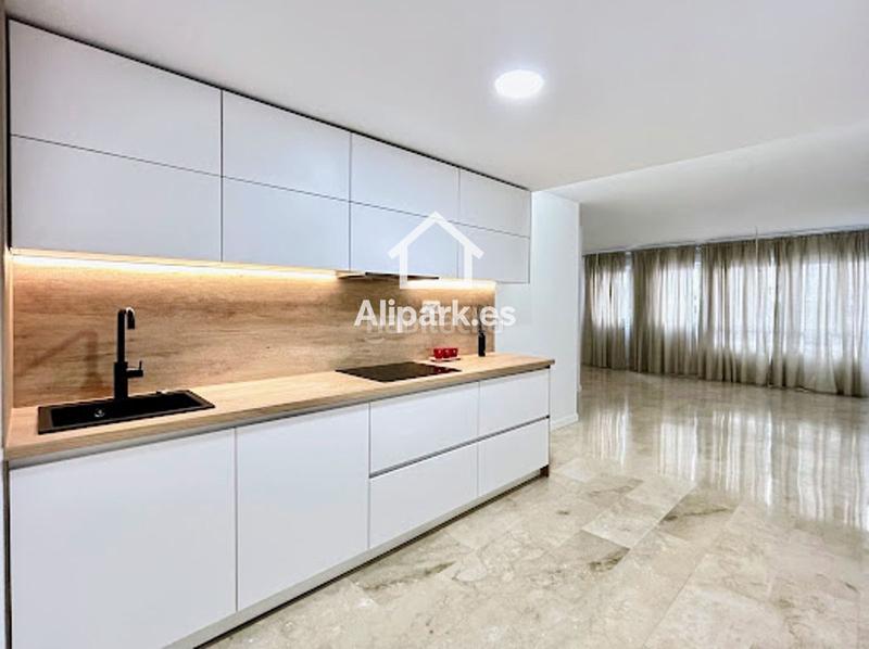 Foto 675d1420-8398-419a-8b04-7d9747f09171. Piso estrena piso en carolinas con licencia turística en Alicante