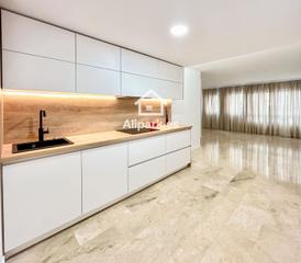 Piso  General espartero. Estrena piso en carolinas con licencia turística