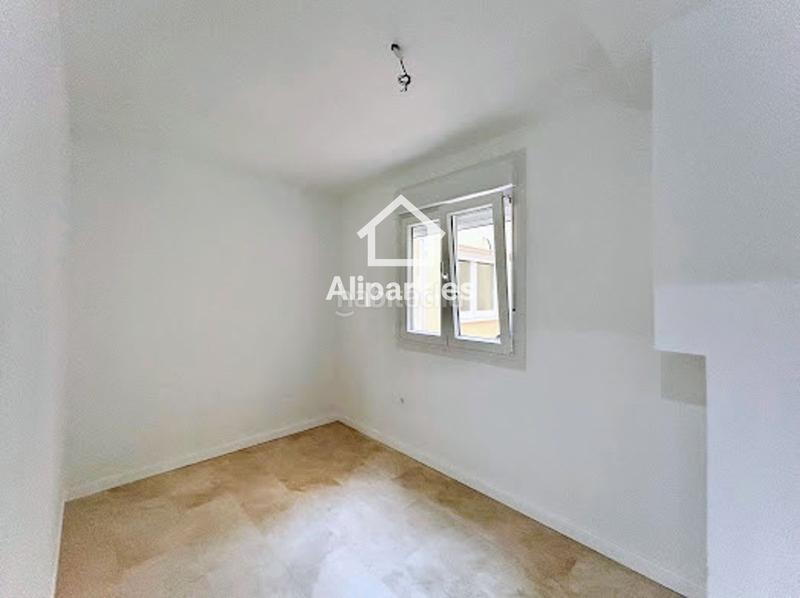 Foto 9f79c19f-6021-4172-807a-ee81ed3065ee. Piso estrena piso en carolinas con licencia turística en Alicante