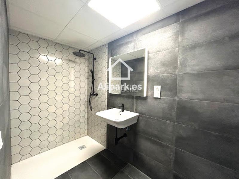 Foto fe1f38bc-adf9-4fc9-be0a-adc1be223382. Piso estrena piso en carolinas con licencia turística en Alicante