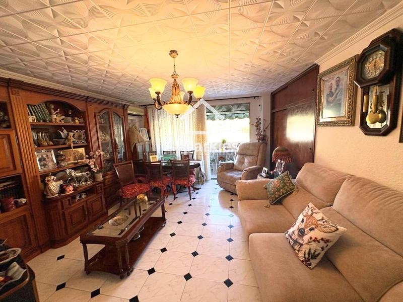 Foto 1bd732f4-c9bc-4844-88a0-5fd4a8f54ed7. Piso amplio piso con ascensor y balcón en altozano en Alicante