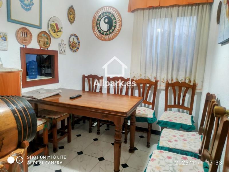 Foto 1db26dac-3bb6-45d5-a5ed-075b733b4fff. Piso amplio piso con ascensor y balcón en altozano en Alicante