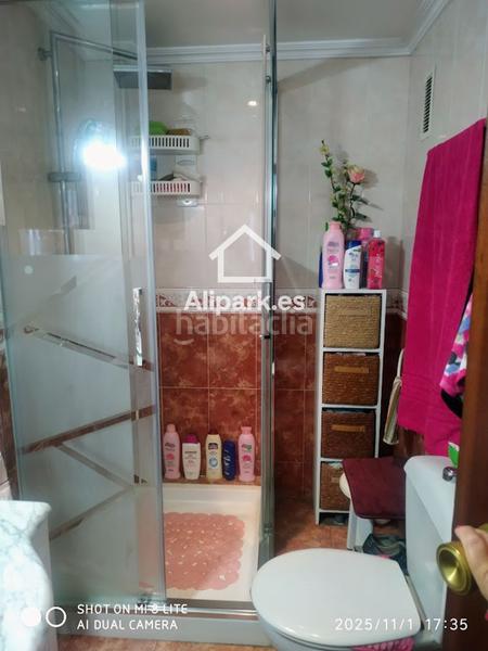 Foto 22d65b18-eda5-4dca-ba5d-4f13ba5a8706. Piso amplio piso con ascensor y balcón en altozano en Alicante