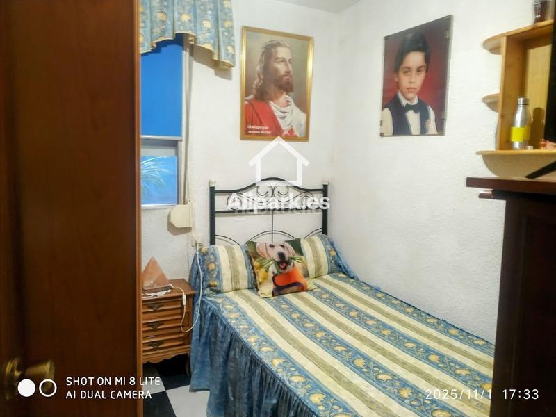 Foto 2c0a614b-119f-455e-a537-d12fbcf29e6a. Piso amplio piso con ascensor y balcón en altozano en Alicante