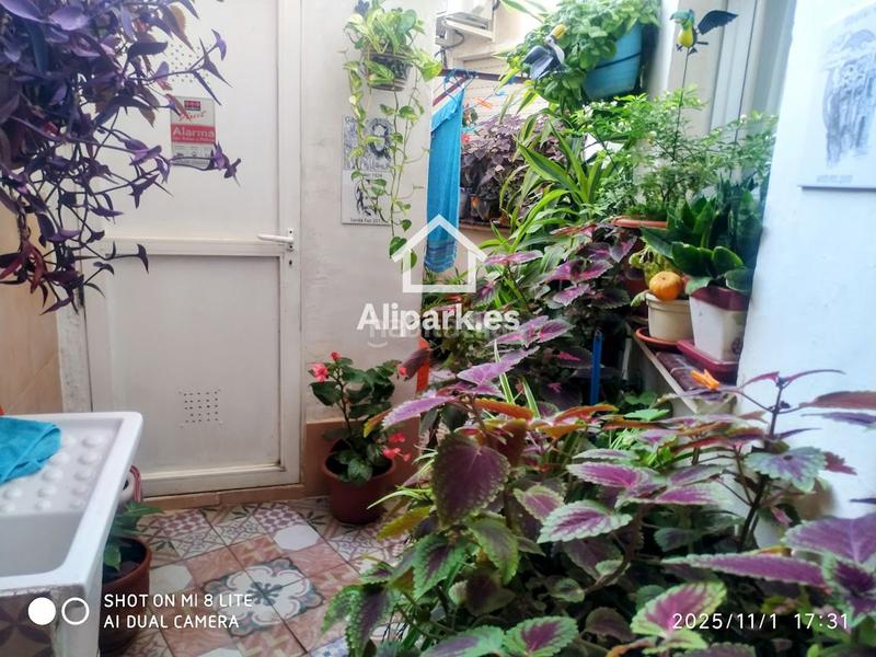 Foto 36c34832-0699-4869-ad11-2507e12d3ac3. Piso amplio piso con ascensor y balcón en altozano en Alicante