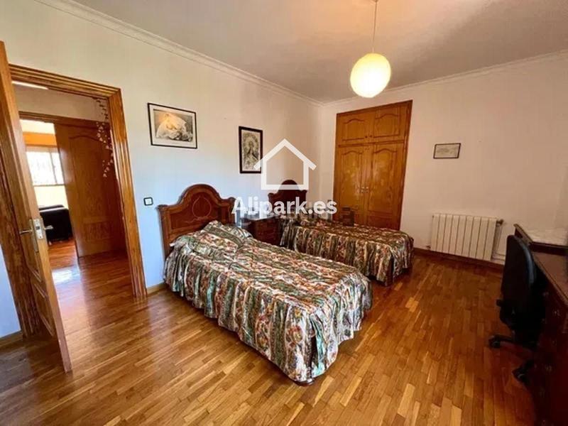 Foto 0dd63c46-6100-4ac4-8f6f-28d4810e2f13. Chalet mit parking pool in Villafranqueza Alicante