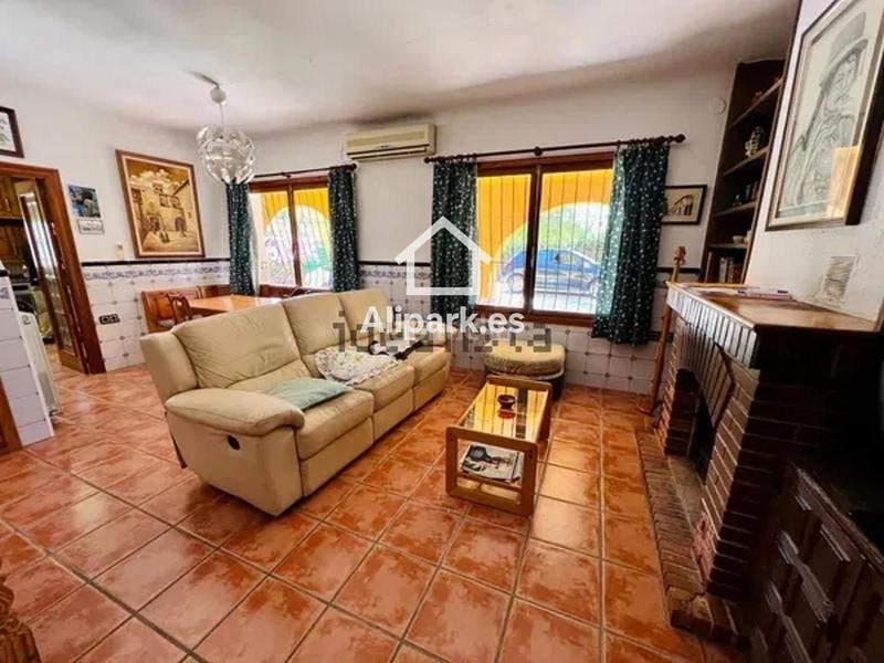 Foto 20070d06-ac34-4e42-b8e7-3795e6f61da0. Chalet mit parking pool in Villafranqueza Alicante