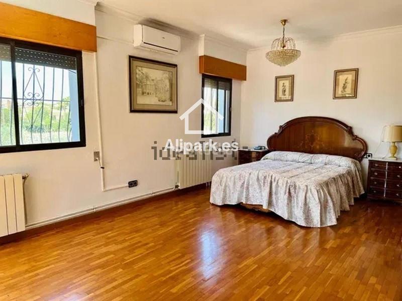 Foto 297ae73a-47b4-40d9-a02a-1f0fe3b837a1. Chalet mit parking pool in Villafranqueza Alicante