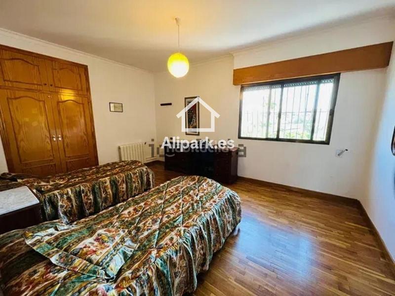 Foto 73227dc2-ad72-4f32-8eda-1ad7fc034a3c. Chalet mit parking pool in Villafranqueza Alicante