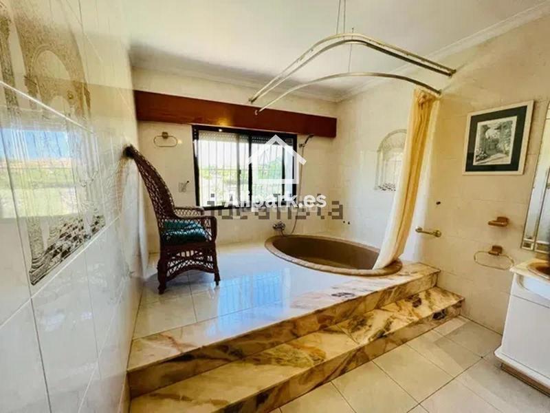 Foto defbfb52-fba4-4207-9cfb-1165852a57d9. Chalet mit parking pool in Villafranqueza Alicante