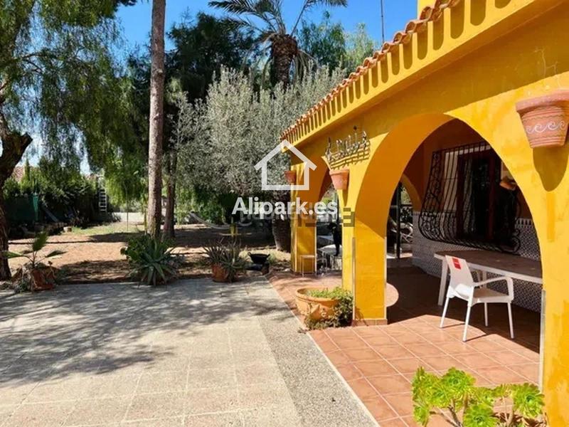 Foto f1dd3a2e-9479-4c0c-9fd3-3d844833da10. Chalet mit parking pool in Villafranqueza Alicante