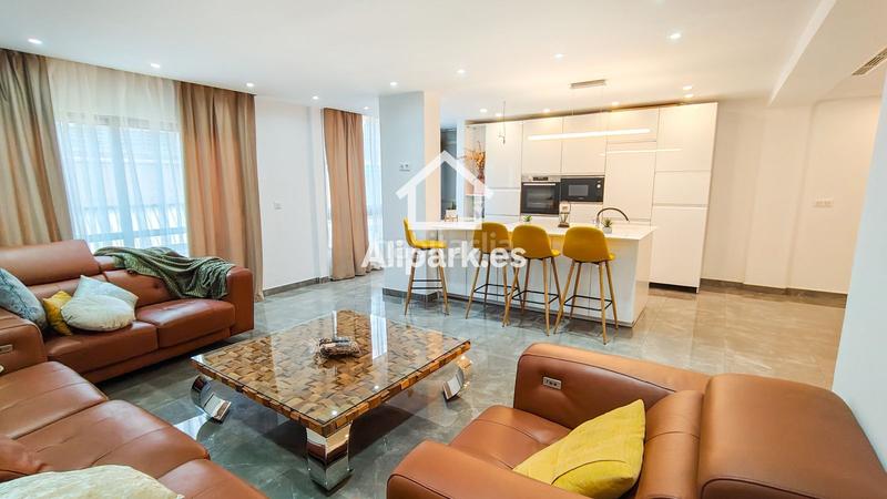 Foto 019eb400-825d-4063-87be-23283d2192ec. Alquiler piso exclusivo piso céntrico, 3 dormitorios en Alicante