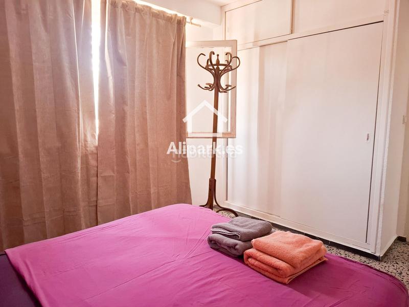 Foto 4267d177-d6bf-44c7-a81a-b64f07e23931. Pis amb piscina a PAU 5 Alicante