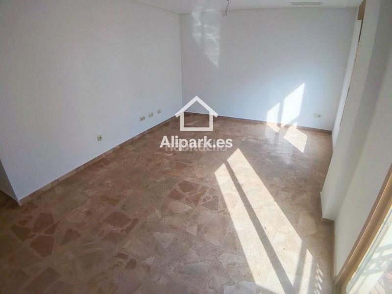 Foto 54add464-659a-400b-b3a0-0b7e5a61c95f. Appartement avec chauffage parking dans San Antón Alicante