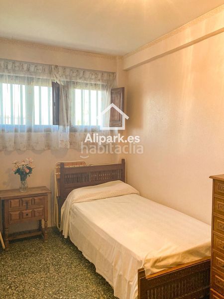 Foto aaf5e49a-f67d-4ea8-90a3-0101f1dcdb51. Pis amb aparcament a Albufereta Alicante