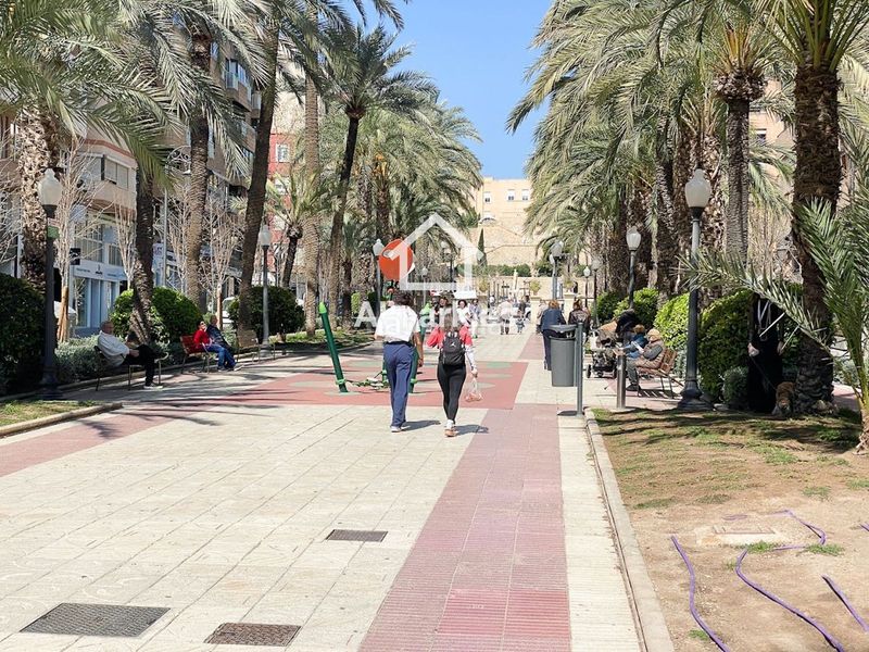 Foto e7d294e9-2c95-4287-a177-fd94d6692e8e. Pis a Mercado Alicante