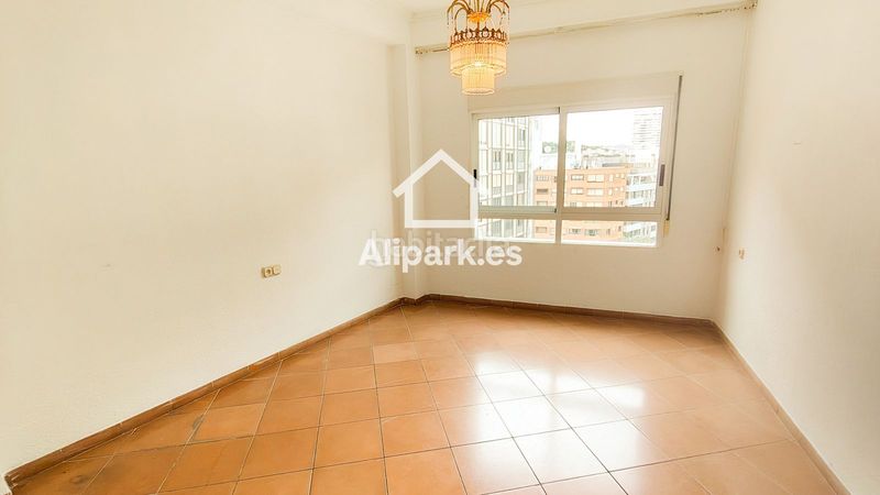 Foto 136f5c07-3bfd-4ecd-a46a-50bbf192f03a. Pis a Barrio del Centro Alicante