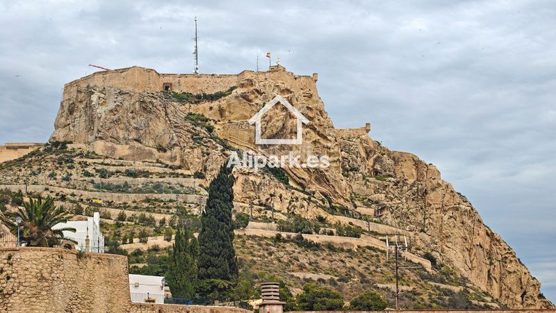 Foto 1f197233-bf08-48a4-82be-90365d914d23. Pis a Barrio del Centro Alicante
