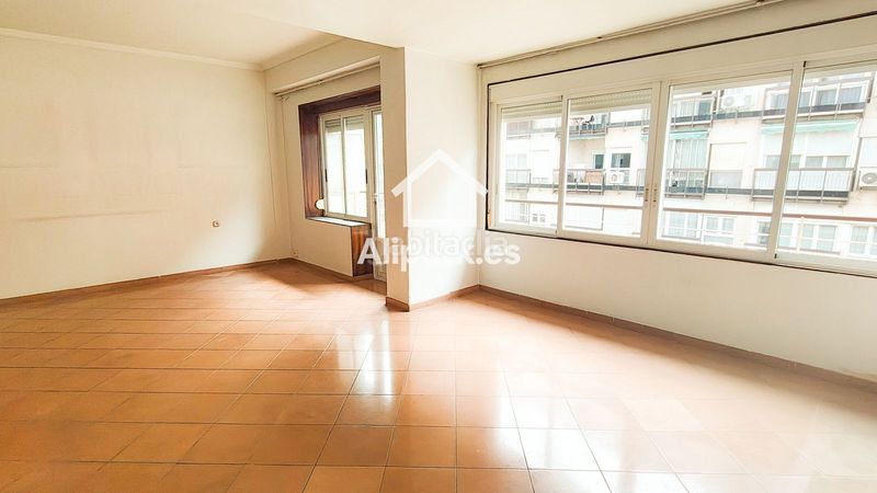 Foto 4b7d8e85-c531-4538-a30d-5a91895b918f. Pis a Barrio del Centro Alicante
