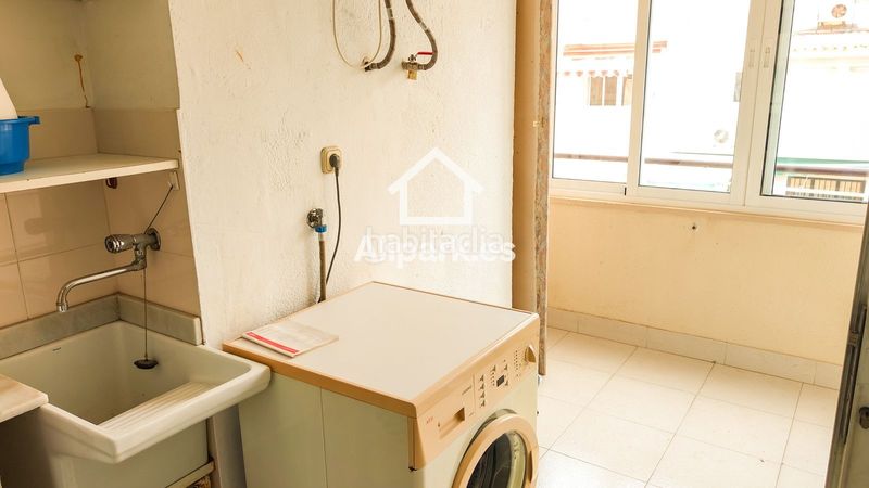 Foto 7a00c91d-8a1b-42ed-87ea-6b915bcaf7a0. Pis a Barrio del Centro Alicante