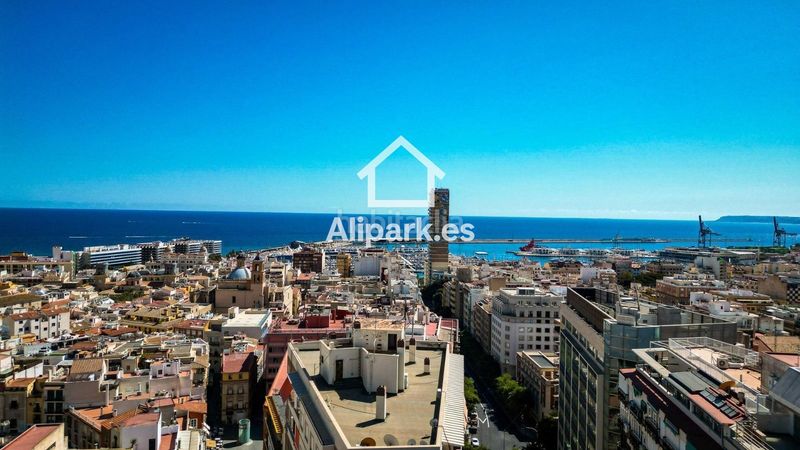 Foto 8834c8f4-3543-4342-80f6-73a93e7ef85d. Pis a Barrio del Centro Alicante