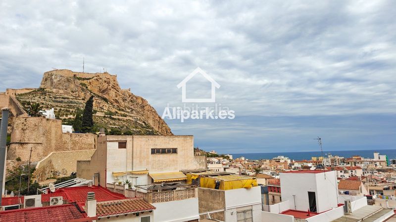 Foto aca5d2e4-e2c1-4ca5-9245-d821ad1e038d. Pis a Barrio del Centro Alicante