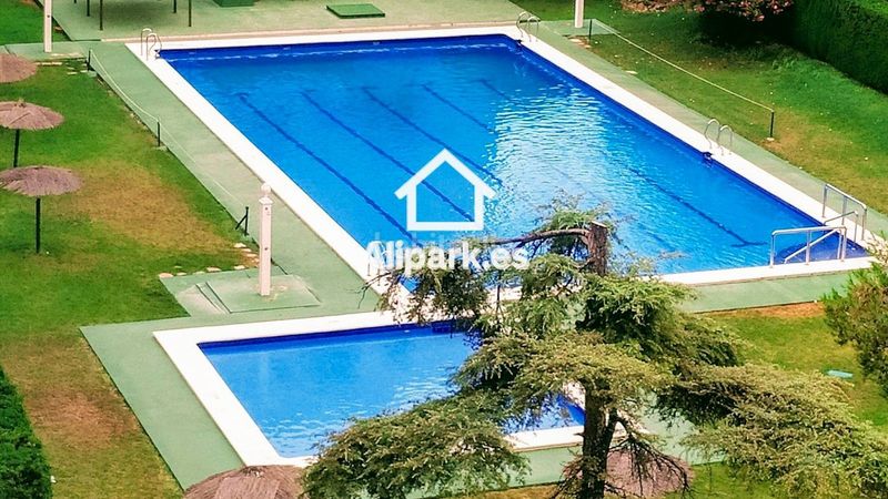 Foto 68a99b1b-f8de-49ec-96f5-f729b03c6358. Pis amb piscina a Alipark Alicante