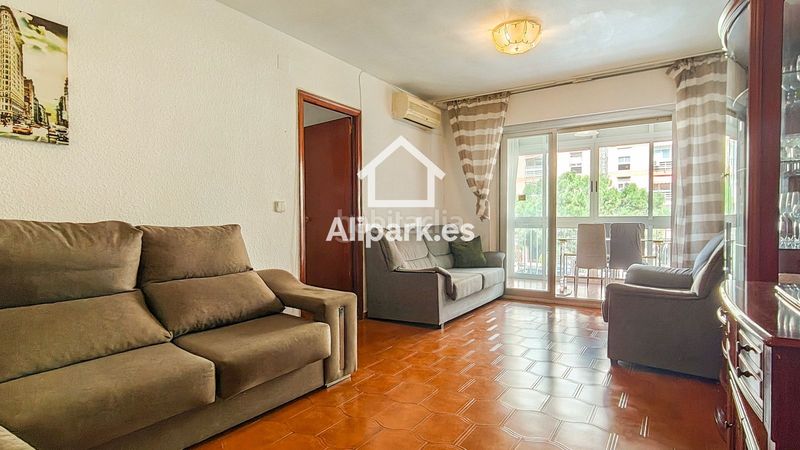 Foto a9f883ab-3d76-4d0e-8d1d-9311664330a9. Pis amb piscina a Alipark Alicante