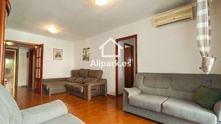 Appartement  Medico pedro herrero. Piso para reformar con piscina junto a renfe, alicante