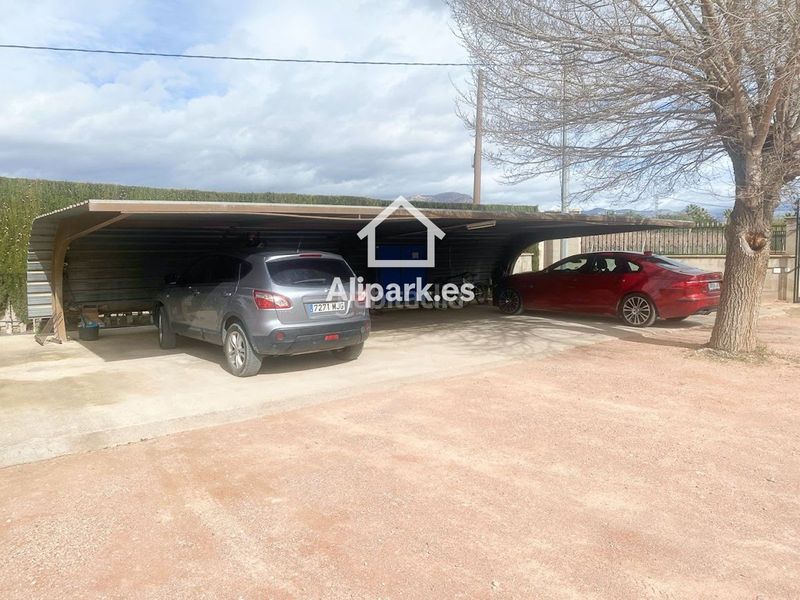 Foto 0d981bca-a40d-4959-b6cf-cdc08ec02b1f. Xalet amb aparcament a Novelda