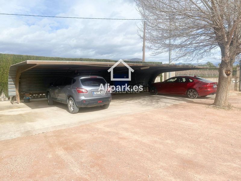 Foto 378038e2-f465-48be-80d6-e9864ab6d5fe. Xalet amb aparcament a Novelda