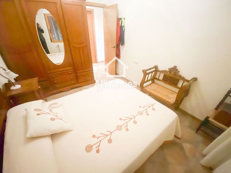 Foto 41ad1df6-e524-4f0f-9c1c-62ed8d9cc79a. Xalet amb aparcament a Novelda