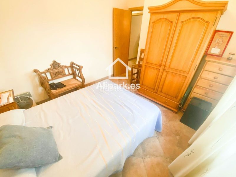 Foto 440fb55e-2b8a-4649-8116-b009825660b1. Xalet amb aparcament a Novelda