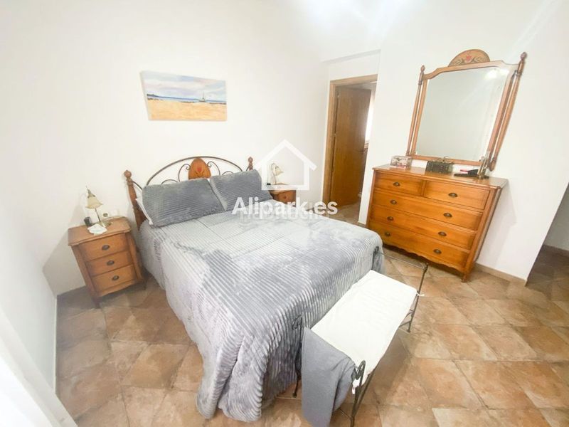 Foto 4be3be56-e648-4e00-912b-70c4eaa41c4d. Xalet amb aparcament a Novelda